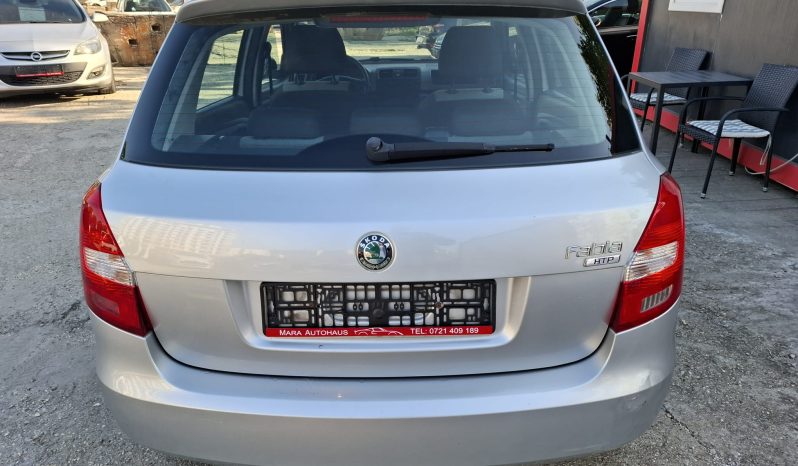 
								Skoda Fabia 1.2i  2010/2011 full									