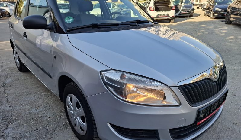 
								Skoda Fabia 1.2i  2010/2011 full									